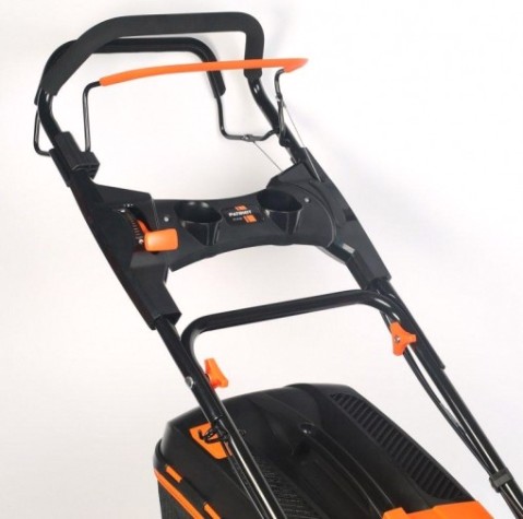 Газонокосилка бензиновая PATRIOT PT 47 BS самоходная [512109016]